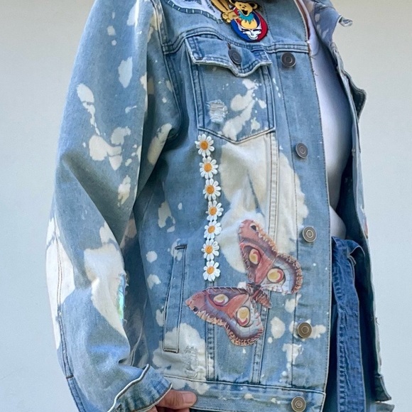 Festival concert jacket size Large, Artistic Denim Jacket with Colorful Patches - Picture 15 of 16